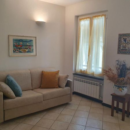 La Casa Di Mina Apartment เวอนาซซา ภายนอก รูปภาพ